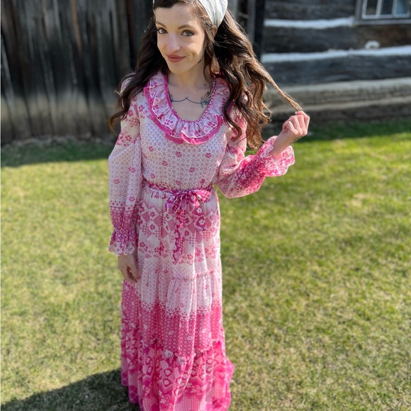 Pink Patterned Maxi Dress - Picture 3 of 3